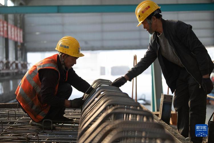 新华全媒+丨探访四川"智慧梁厂":高速公路桥梁建造新升级